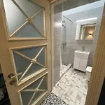 Metropolis On Pekarska 2 Апартаменты *