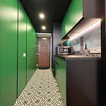 Metropolis On Pekarska 2 Апартаменты *