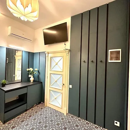 Metropolis On Pekarska 2