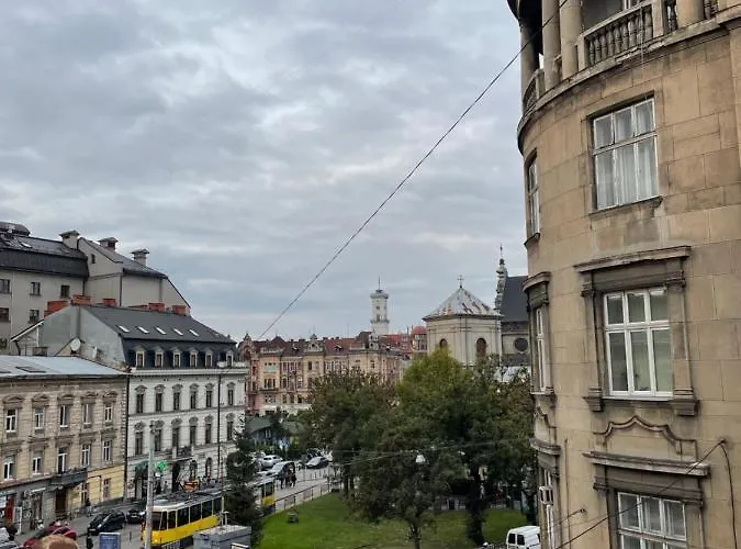 Metropolis On Pekarska 2 *