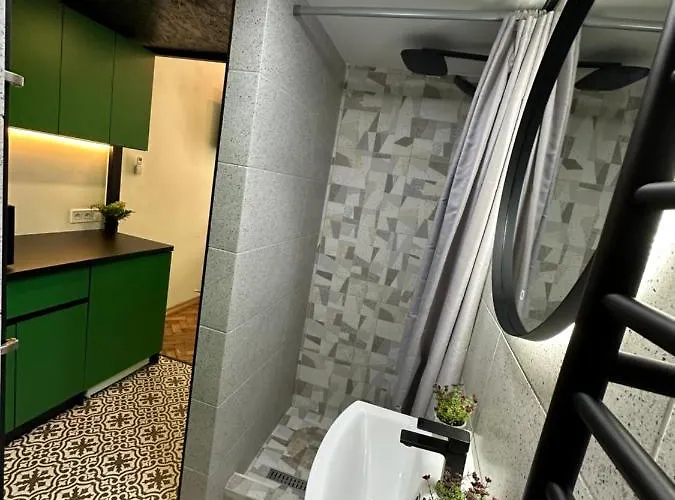 Metropolis On Pekarska 2