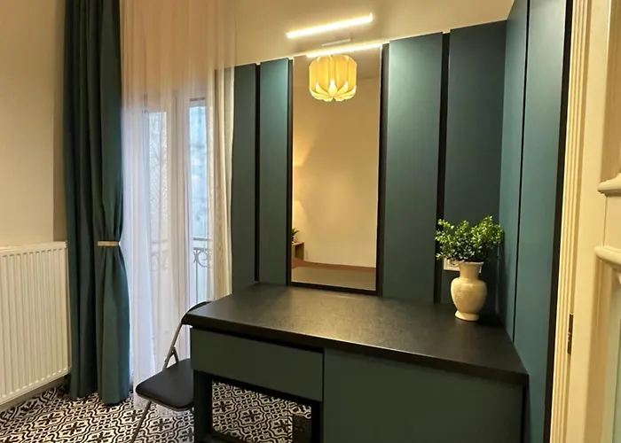 Metropolis On Pekarska 2